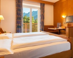 Hotel Sonne Sole (Toblach, Italy)