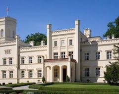 Khách sạn Hotel Pałac Mierzęcin (Dobiegniew, Ba Lan)