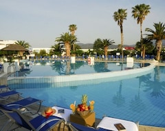 Hotel Kinetta Beach (Kineta, Greece)