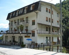 Khách sạn Albergo Ristorante Regina (Gravellona Toce, Ý)