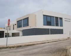 Hi Arrifana Destination Hostel (Arrifana, Portugal)
