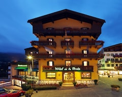 Khách sạn Hotel De La Poste (Cortina d'Ampezzo, Ý)