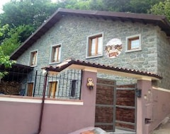 Toàn bộ căn nhà/căn hộ Castel Di Gufi (Comano, Ý)