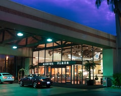 Airtel Plaza Hotel (Van Nuys, ABD)