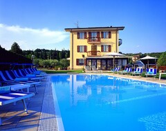 Khách sạn Valbella (Bardolino, Ý)