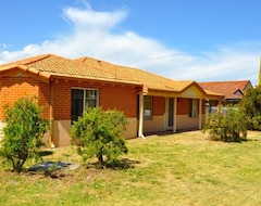Toàn bộ căn nhà/căn hộ Cannington Home Accommodation House 1 (4 Bedrooms & 2 Bathrooms) - - (Perth, Úc)