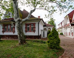 Khách sạn Partvilla Balatonboglar (Balatonboglár, Hungary)