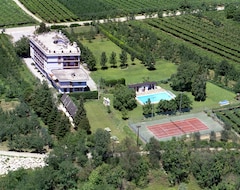 Khách sạn Eden (Dro, Ý)