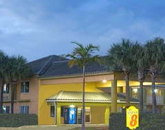 Hotel Super 8 By Wyndham Dania/Fort Lauderdale Arpt (Dania Beach, Sjedinjene Američke Države)