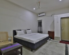 فندق SPOT ON 39918 Hotel Pakas (Daman, الهند)