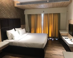 Otel Four Season Recreation  And Spa (Jalgaon, Hindistan)
