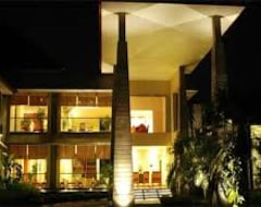 Hotel Papyrus Tropical Bogor (Bogor, Indonesia)