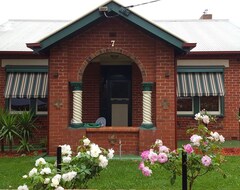 Koko talo/asunto Ravenswood-an Iconic Drouin Property (Drouin, Australia)