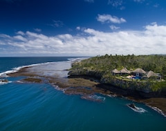 Khách sạn Wavi Island Villas (Savusavu, Fiji)