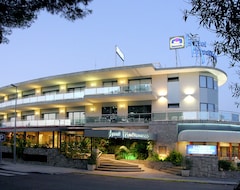 Otel Best Western Mediterráneo (Casteldefels, İspanya)