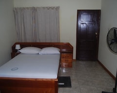 Bed & Breakfast Sampson's Guesthouse Company Ltd. (Accra, Ghana)