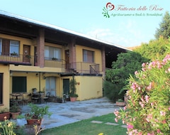 Toàn bộ căn nhà/căn hộ Apartment Surrounded By Greenery At The Fattoria Delle Rose (Salussola, Ý)