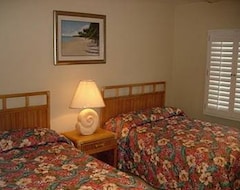 Hotel Seven Mile Beach Updated Ground Floor Vacation Condo Rental Pool Hot Tub Beach (West Bay, Caymanøerne)