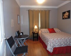 Hotel Gordons Guest House (Vancouver, Canada)
