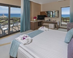 Noah's Ark Deluxe Hotel & Spa (Trikomo, Cyprus)