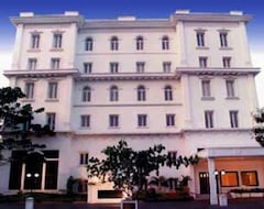 Hotel The Avenue Center (Kochi, India)