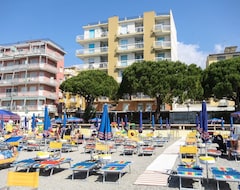 Hotel Albergo Anita (San Bartolomeo al Mare, Italien)