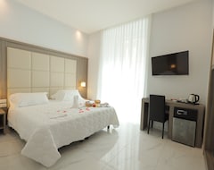 Hotel Garibaldi Suite (Napulj, Italija)