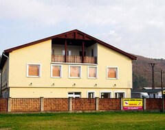 Otel Adonai (Banská Bystrica, Slovakya)