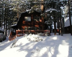 Toàn bộ căn nhà/căn hộ Mountain Cabin With Mountain Views El Dorado County Permit # Vhr19-0294 (South Lake Tahoe, Hoa Kỳ)