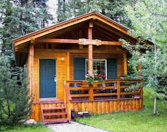 Hotel Hillside Lodge And Chalets (Golden, Canada)