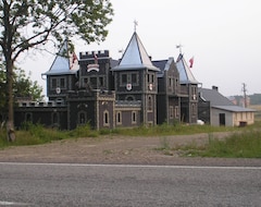 Khách sạn Black Castle (Ivano-Frankivsk, Ukraina)