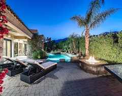 Toàn bộ căn nhà/căn hộ Custom Mediterranean Estate With Guest House, Basketball Hoop, Billiards Table (Palm Springs, Hoa Kỳ)