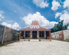Khách sạn OYO 300 Kampoeng Joglo (Yogyakarta, Indonesia)
