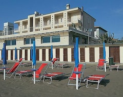 Khách sạn Hotel Alta La Vista (Marina di Castagneto, Ý)