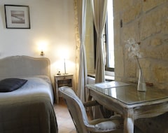 Khách sạn Hotel La Muette (Arles, Pháp)