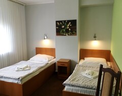 Hotel 3 (Swarzedz, Polonya)