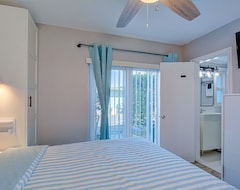 Khách sạn Five Palms Vacation Rentals (Clearwater Beach, Hoa Kỳ)