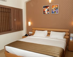 Hotel Sandalwood & Retreat (Vainguinim Beach, India)