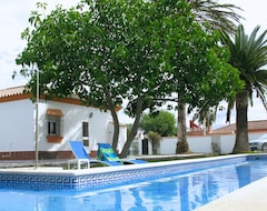Hele huset/lejligheden Villa El Abeto With A Massive 15m Pool ! Shallow End For Kids Too. (San Fernando, Spanien)