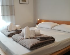 Khách sạn Four Rooms Bed & Breakfast (Catania, Ý)