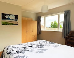 Entire House / Apartment Sunny Grey Lynn Holiday Home (Auckland, New Zealand)