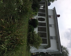 Casa/apartamento entero Peaceful Quaint Old Farm House & Barn On 45 Acres Of Fields & Woods (Brookville, EE. UU.)