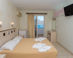 Khách sạn Hotel Sunrise (Pigadia - Karpathos, Hy Lạp)
