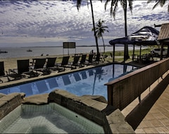 Hotel Travellers Beach Resort (Nadi, Fiji)