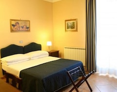 Khách sạn Hotel Caracciolo (Rome, Ý)