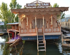 Hotel Houseboat Dogstar (Srinagar, India)