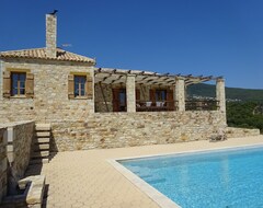 Toàn bộ căn nhà/căn hộ Stone Cottage With Private Pool And Sea Views On The Unspoilt Island Of Evia (Politika, Hy Lạp)