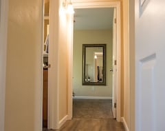Hele huset/lejligheden Attractive, Comfortable, Long Term Stay Apt Near Downtown And Medical Center (Visalia, USA)