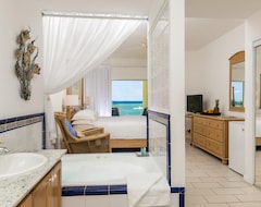 Wyndham Reef Resort, Grand Cayman (East End, Cayman Islands)