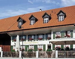 Hotel Gasthof Löwen (Wisen, Švicarska)